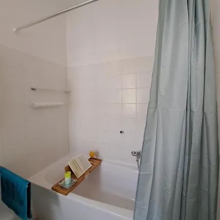 Apartment Little One Am Schlosspark Fuer 2